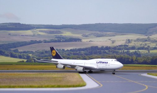 3 Lufthansa B747-430 D-ABVF_B3.JPG
