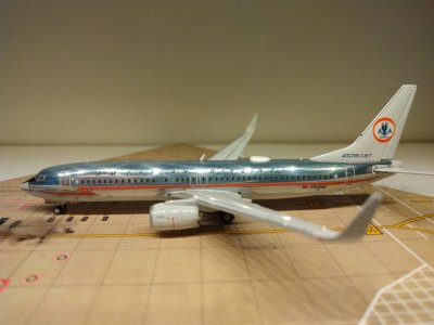 American B737-823WL 2013 N905NN L.jpg