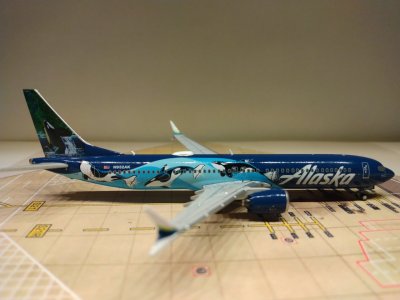 Alaska B737-MAX 9 N932AK R.jpg