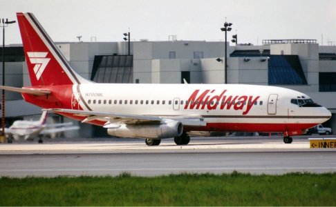 Midway 737-2K9A N700ML.jpg