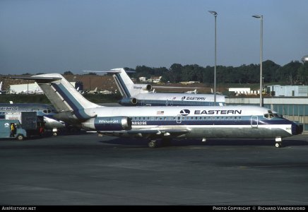 Eastern DC-9-14 N8909E 1971.jpg