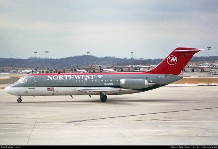 Northwest DC-9-14 N3310L .jpg