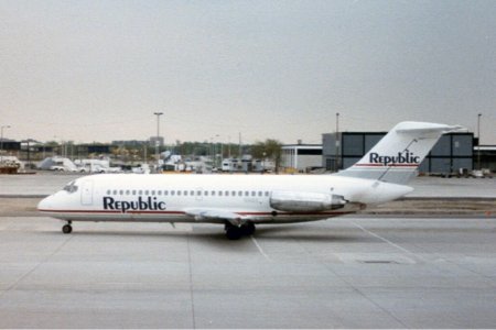 Republic DC-9-15 1984 N96S ORD_19850427_N96S_01.jpg
