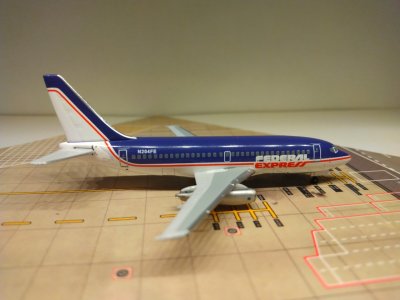 FedEx Express 737-2S2AF N204FE R.jpg