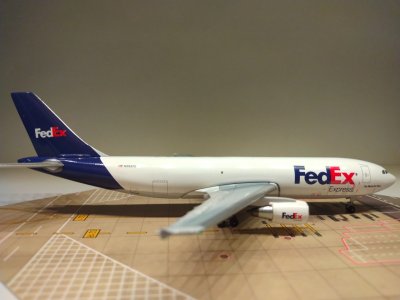 FedEx Express A300F4-605R N692FE R.jpg