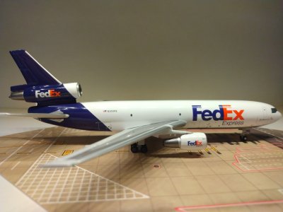 FedEx Express MD-10-30F N303FE R.jpg