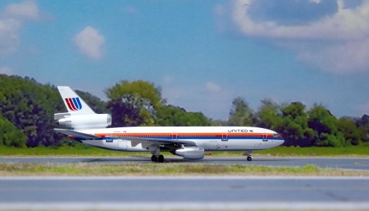 United DC-10-30 N1853U AC_2.JPG
