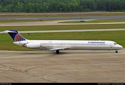 Continental MD-80 1991 N71828.jpg