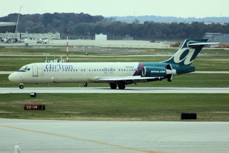 AirTran 717-200 1997 N936AT L IND_20081018_01.jpg