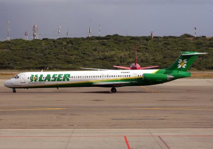 McDonnell_Douglas_MD-81,_Laser_Airlines_JP7277166.jpg