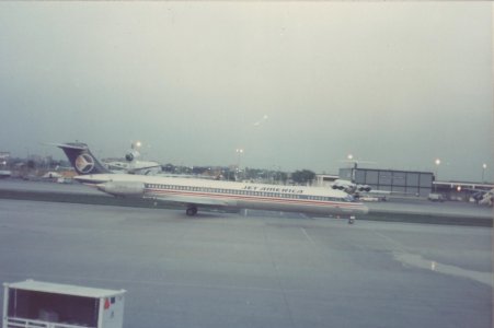 Jet America MD-83 N7801A ORD_19860530_N780JA_01.jpg