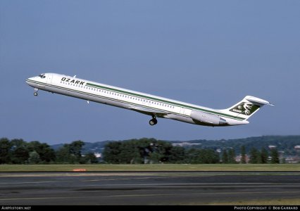 Ozark MD-80 N950U 1979.jpg