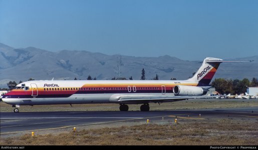 AirCal MD-82 N477AC.jpg
