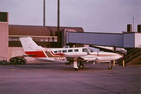 Indiana Airways Cessna 402B N1401A CVG_19790000_01.jpg