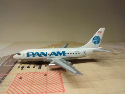 Pan Am 737-222 N68AF L.jpg