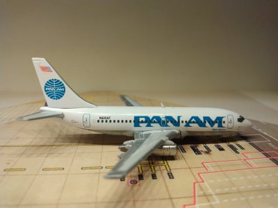Pan Am 737-222 N68AF R.jpg