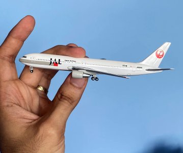 JAL76705.jpeg