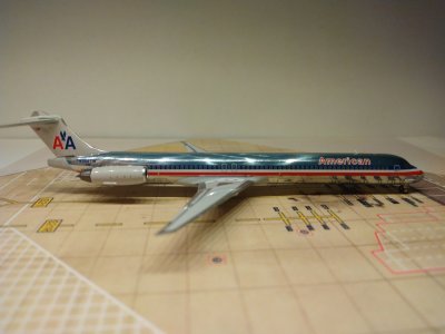 American MD-83 N984TW R.jpg