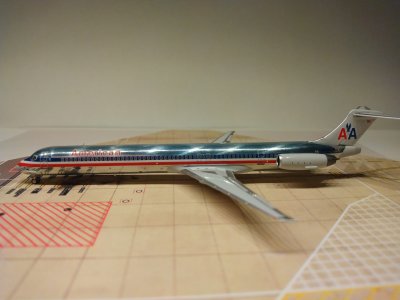 American MD-83 N984TW L.jpg