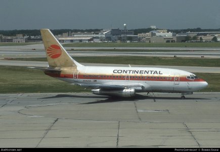 Continental 737-130 1984 N44214 R .jpg