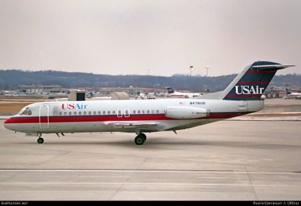 USAir F-28 N476US L.jpg