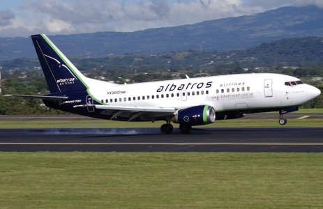 ALBATROS-AIRLINES-BOEING-737-500-YV3001-ESMERALDA.jpg