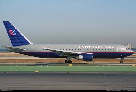 United 767-222 1993 N602UA.jpg