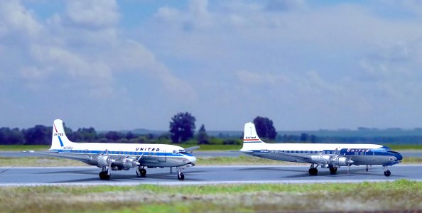 6 AMS AC United DC-6B_1.JPG