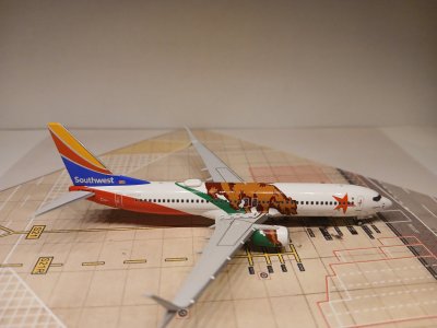 Southwest 737-8H4 N8653A R.jpg