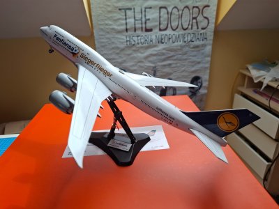 #398 Lufthansa B747-8i D-ABYI.jpg