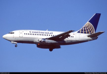 Continental 737-100 N77204 L.jpg