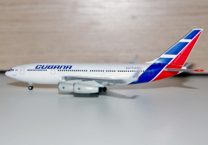 Ilyushin IL-96-300 Cubana CU-T1251.jpg