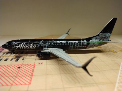 Alaska B737-890WL N538AS L.jpg