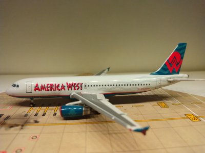 America West A320-232 N627AW L.jpg