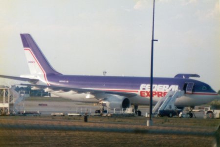 FedEx A300F4-605R N651FE L IND_19940610_01.jpg