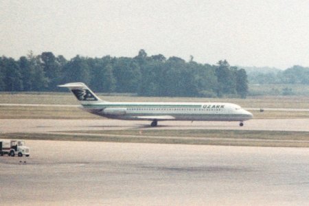 Ozark DC-9-41 1979 N934L IND_19830611_01.jpg