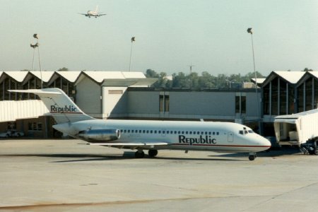 Republic DC-9-15 1984 N3312L 1984.jpg