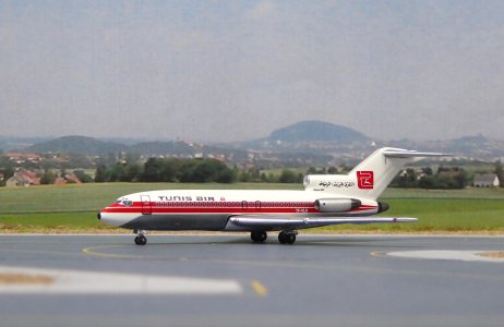 Tunis Air B727-44 TF-VLS AC_3.JPG