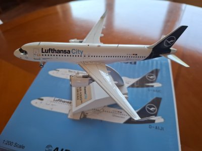 #407 Lufthansa City A320 Neo D-AIJI.jpg