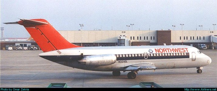 Northwest DC-9-14 1986 N3310L.jpg