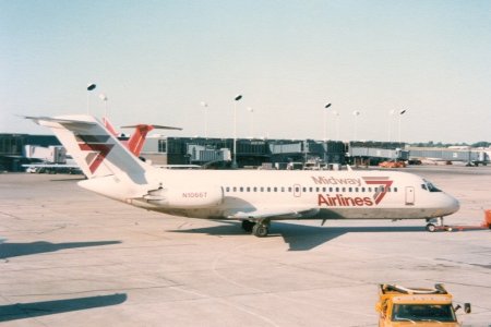 Midway DC-9-15 N1066T MSP_000000_N1066T.jpg