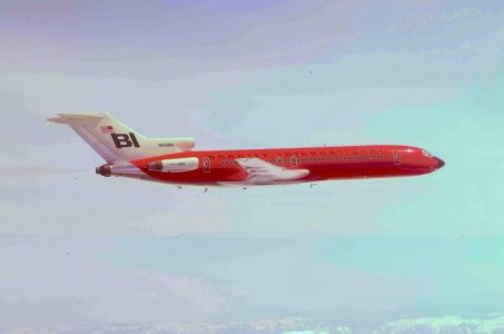 Braniff 727-200 1965 N401BN R.jpg