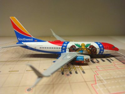 Southwest 737-7H4WL N280WN MO R.jpg