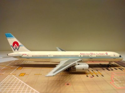 America West 757-200 1983 N907AW R.jpg