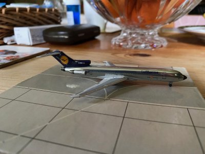 Aeroclassics LH B727-200 Chrome D-ABCI (2).jpg