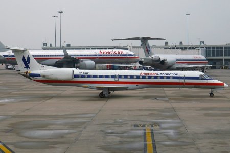 Embraer_EMB-145LR_(ERJ-145LR),_American_Connection_(Trans_States_Airlines)_AN1396406.jpg