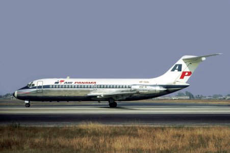 Air_Panamá_Internacional_Douglas_DC-9-10_at_MEX.jpg