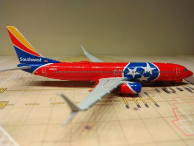 Southwest 737-8H4 N8620H R.jpg