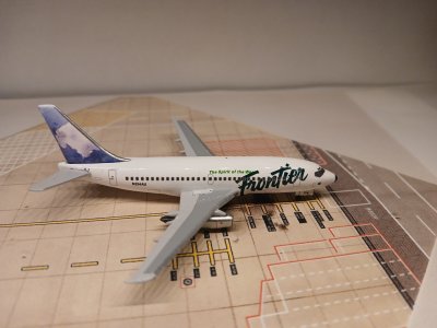 Frontier 737-201 N214AU R.jpeg