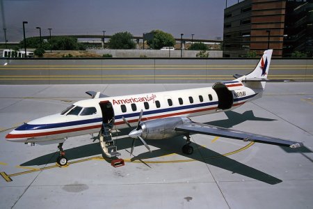 American_Eagle_Fairchild_SA-227AC_Metro_III_Silagi-1.jpg